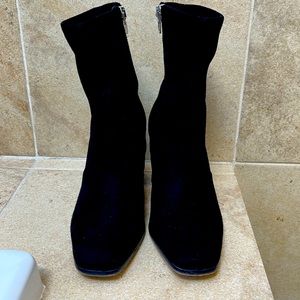 Size 6.5 Dolce Vita suede bootie
